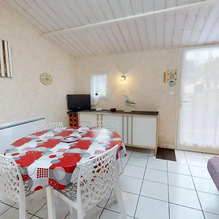 בית נופש Charmante Ferme Marine Avec Piscine Commune *