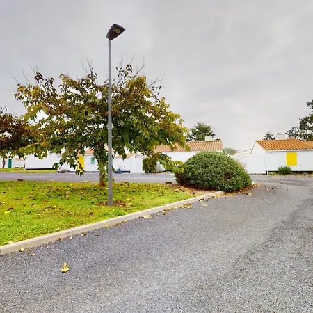 Vakantiehuis Charmante Ferme Marine Avec Piscine Commune *