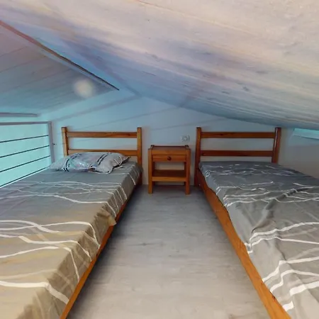 Charmante Ferme Marine Avec Piscine Commune Vakantiehuis